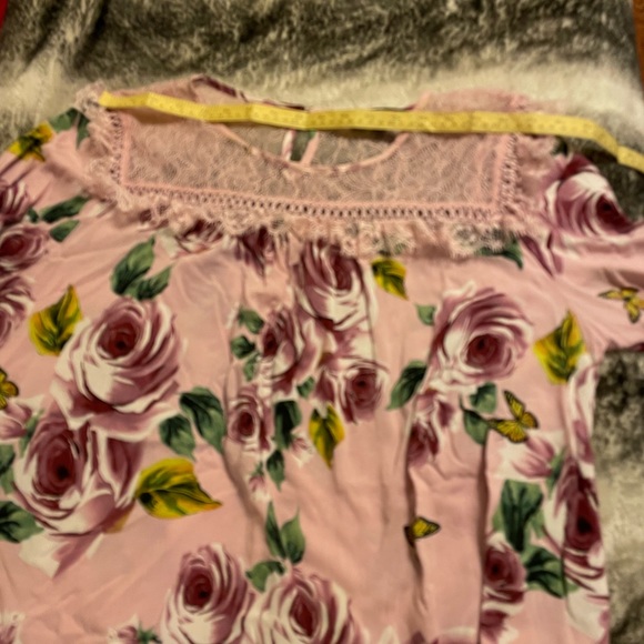 💝 Suzanne Betro Pink lace and cotton floral and butterfly blouse, 2X - Picture 12 of 14